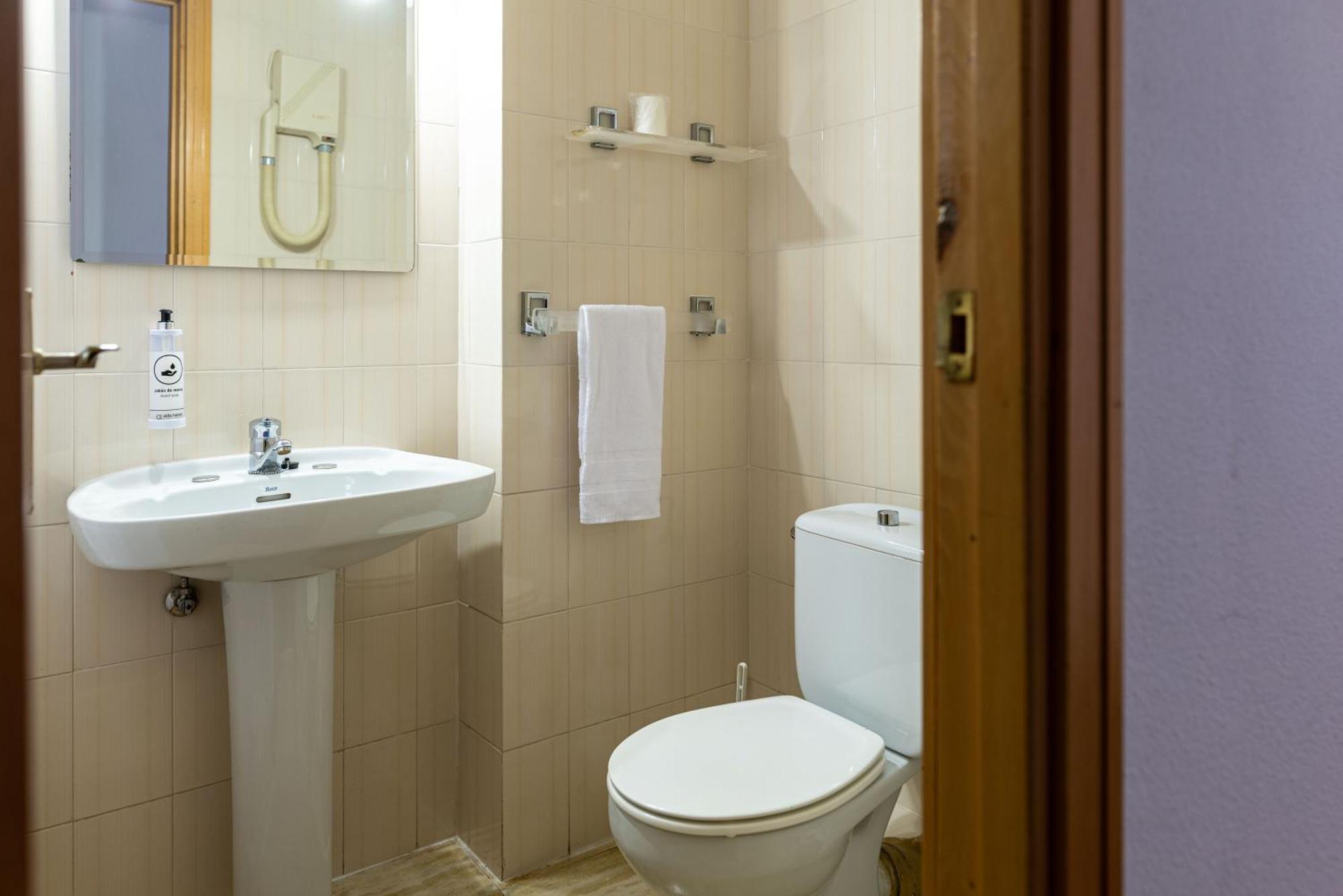Hotel Alda Guijuelo Extérieur photo